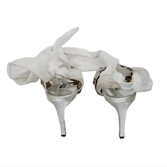 BADGLEY MISCHKA Bobbie Statement Bow Strap Stiletto White - Picture 2 of 7